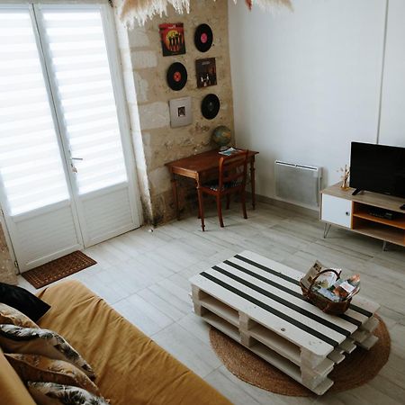 Appartement Studio De Plain-Pied Avec Terrasse Et Jardin à Saint-Meard-de-Gurcon Extérieur photo
